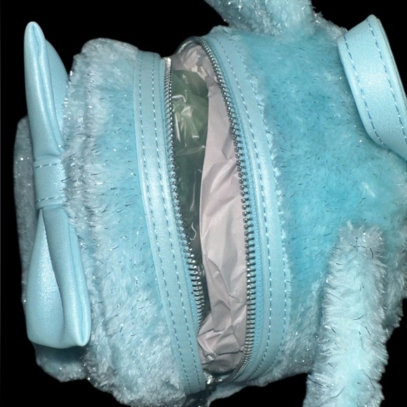 ⭐️NWT⭐️ Disney Parks Minnie Mouse Plush Loungefly Mini Backpack - Picture 6 of 8